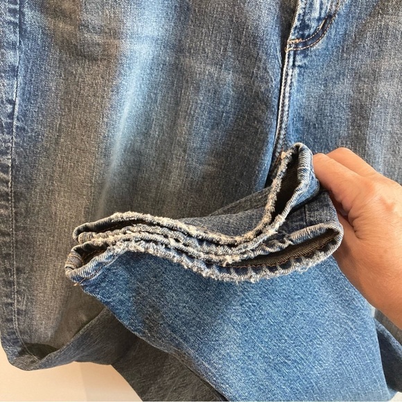 SILVER JEANS  Sz 16 x 28 Mom High Rise Style Torn Ripped Knee Mid-Wash Je… - Picture 4 of 11